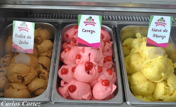 Bonnissimo, Heladería & Café, una nueva opción en helados y postres nicaragüenses
