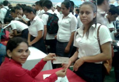 Bachilleres de Nueva Guinea reciben Bono Complementario