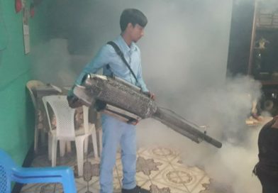 Familias del barrio San Ignacio en Managua son protagonistas de jornada de fumigación