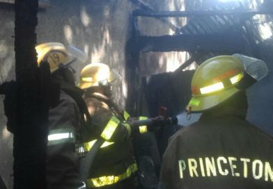 Incendio deja parcialmente consumida una vivienda de Monseñor Lezcano