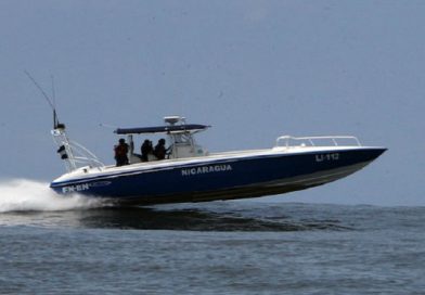 Fuerza Naval rescata a náufragos en Caribe Sur