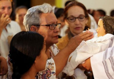 Cardenal Brenes celebra Navidad con misa en Catedral Metropolitana