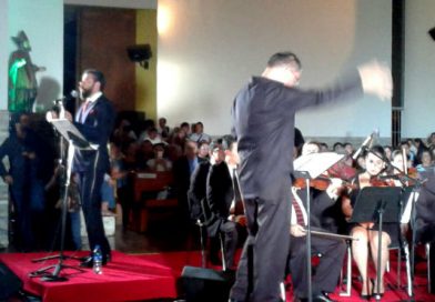 Familias nicaragüenses disfrutan del festival "Coros y Aires Navideños"