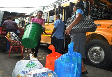Capitalinos viajan a departamentos para pasar la Navidad con familiares