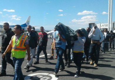 Autoridades reciben a 31 nicaragüenses deportados de EEUU