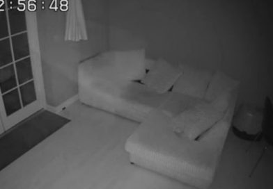 Figura fantasmal es grabada en una antigua mansión británica