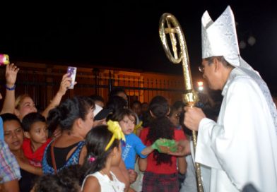 Granadinos participan con fervor en la tradicional Gritería