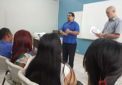 Profesores de inglés participan en último encuentro evaluativo