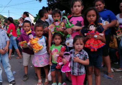 Iglesia "Ciudad de Dios" entrega 5,000 juguetes a niños chinandeganos