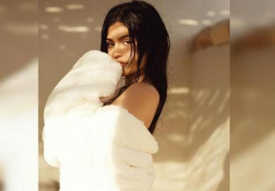 Kylie Jenner posa semidesnuda en las redes