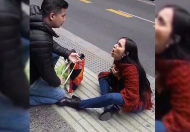 Mujer pidió a GRITOS matrimonio a su pareja y terminó haciendo el OSO