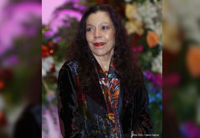 Compañera Rosario destaca responsabilidad con la Paz y la Alegría que asumen nuevos oficiales del Ejército