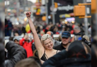 Modelos de talla grande protestan contra Victoria's Secret en Nueva York