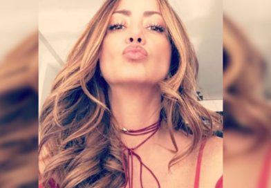 Andrea Legarreta presume de las piernas mas bellas de México en una sensuales fotos