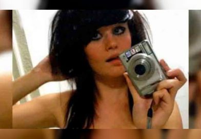 Esta joven quiso lucir un sexy escote pero mira lo que le paso