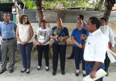 Gobierno mejora calles en la comarca Santo Domingo