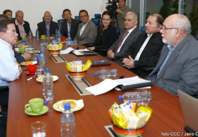 Comandante Daniel se reúne con empresarios y productores de azúcar que participan en la Semana Bonsucro 2018