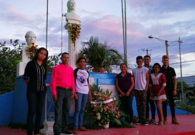 Chinandega: Juventud Sandinista rinde homenaje a Rubén Darío y Leonel Rugama