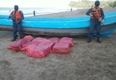 Ejército de Nicaragua incauta 9 sacos de cocaína en El Astillero