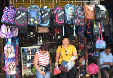 Comerciantes de Granada con buenas expectativas en temporada escolar