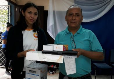 Docentes matagalpinos adquieren equipos tecnológicos