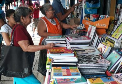 Nueva Guinea: Familias compran útiles escolares sin impuesto en sus artículos