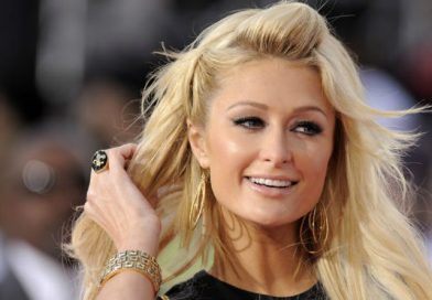 Paris Hilton calienta las redes con sexy lencería en video