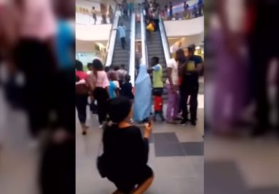 Mujer se arrodilla para pedir matrimonio y novio la rechaza