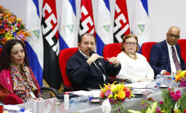 Comandante Daniel y Compañera Rosario en la inauguración del nuevo hospital Fernando Vélez Paiz