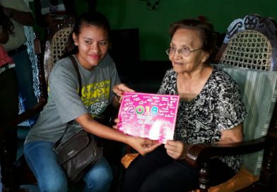 Promotoría Solidaria hace llegar mensaje de Año nuevo del Presiente Daniel y la Compañera Rosario a madres y Padres de Héroes y Mártires