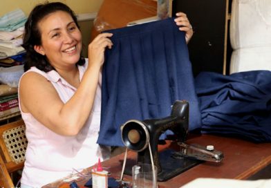 Variedades Regina prepara uniformes de cara al inicio de clases