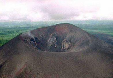 Científico francés estudiará varios volcanes de Nicaragua