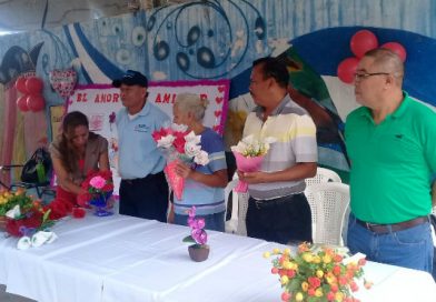 Entregan reconocimientos a Docentes y Trabajadores del Instituto Nacional Primero de Mayo