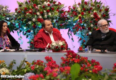 Comandante Daniel y Compañera Rosario presiden homenaje al General Sandino