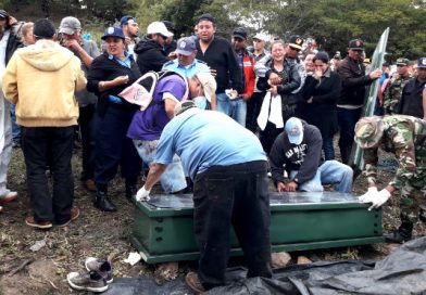 Buzos de la Fuerza Naval recuperan 2 de los 3 cuerpos desaparecidos en el Lago Apan&aacute;s