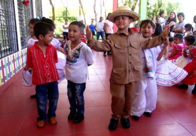 Niños y niñas de Nindirí rinden homenaje al General Sandino