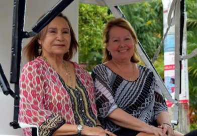 Alcaldesa de Granada recibe a delegación canadiense