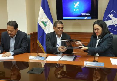 Buen Gobierno y BCIE firman desembolsos para la construcción de nuevas carreteras