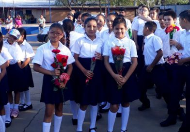 Comunidad educativa del colegio Edgar Arbizú celebra el día del Amor y la Amistad