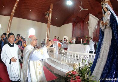 Fieles católicos de La Paz celebran a su patrona junto al Cardenal Brenes
