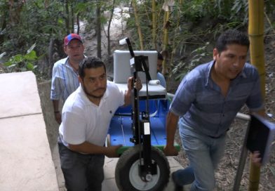 Gobierno Sandinista entrega "Carritos PET" a personas con problemas de movilidad