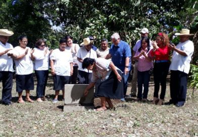 Colocan primera piedra de la Casa de Atención para personas con capacidades especiales