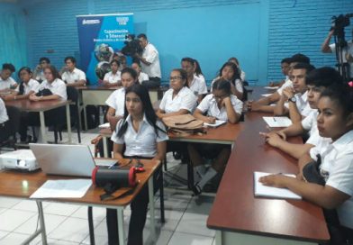 Estudiantes del Tecnológico Manuel Olivares conocen de la vida y obra de Rubén Darío