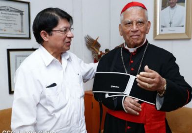 Canciller entrega saludos de Daniel y Rosario al Cardenal Obando por su natalicio 92