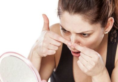 Sabias que el cepillo de dientes ayuda a eliminar los puntos negros del rostro
