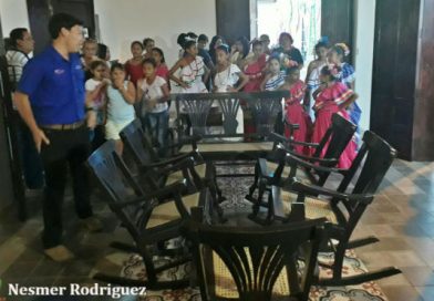 Familias Nicaragüenses Conocen Legado y Vida del General Sandino