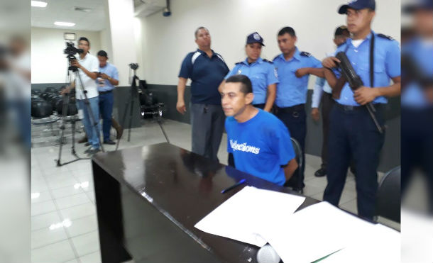 Admiten acusación contra Douglas Villanueva por femicidio frustrado