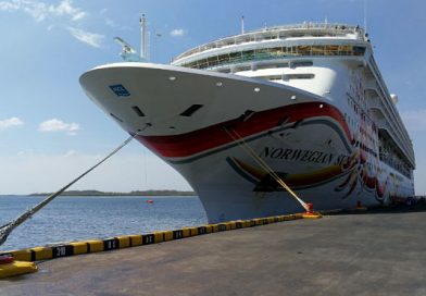 Crucero Norwegian Sun arriba al Puerto de Corinto