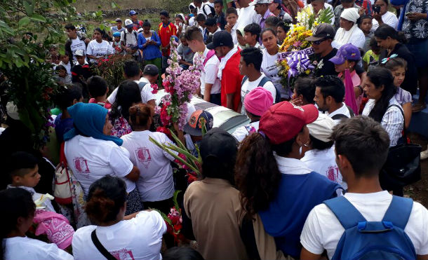 Dan último adiós a Yesbelin María Espinoza Calero
