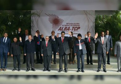 Comandante Daniel rinde homenaje a Chávez en el Cuartel de la Montaña